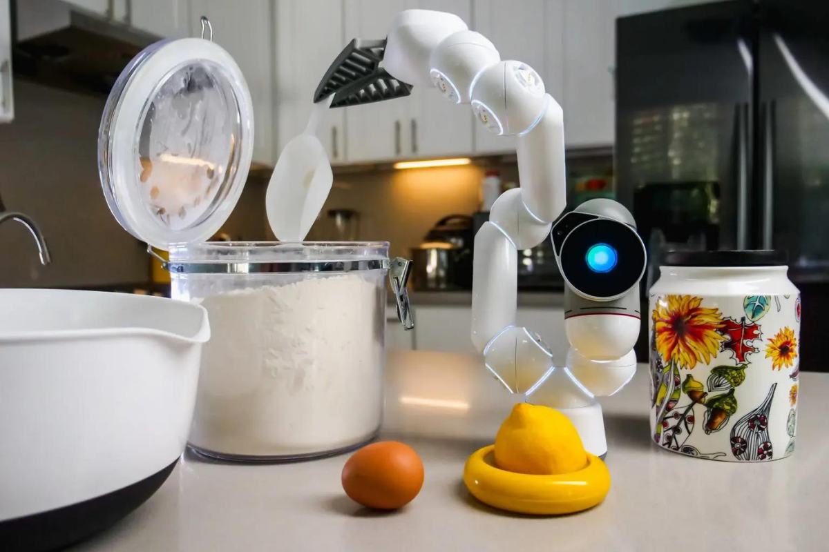 robotický přístroj v kuchyni