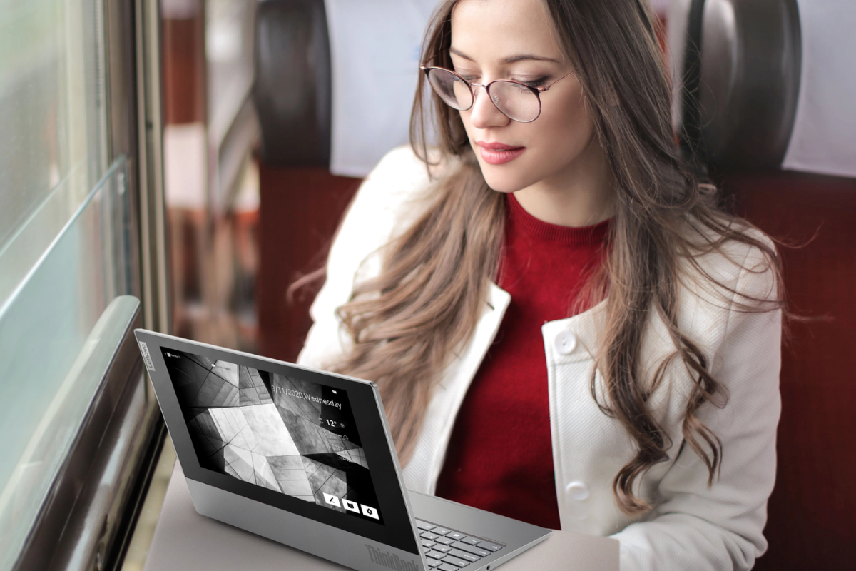 ThinkBook Plus 3. generace s neobvyklým druhým displejem